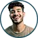 Homem sorrindo.
