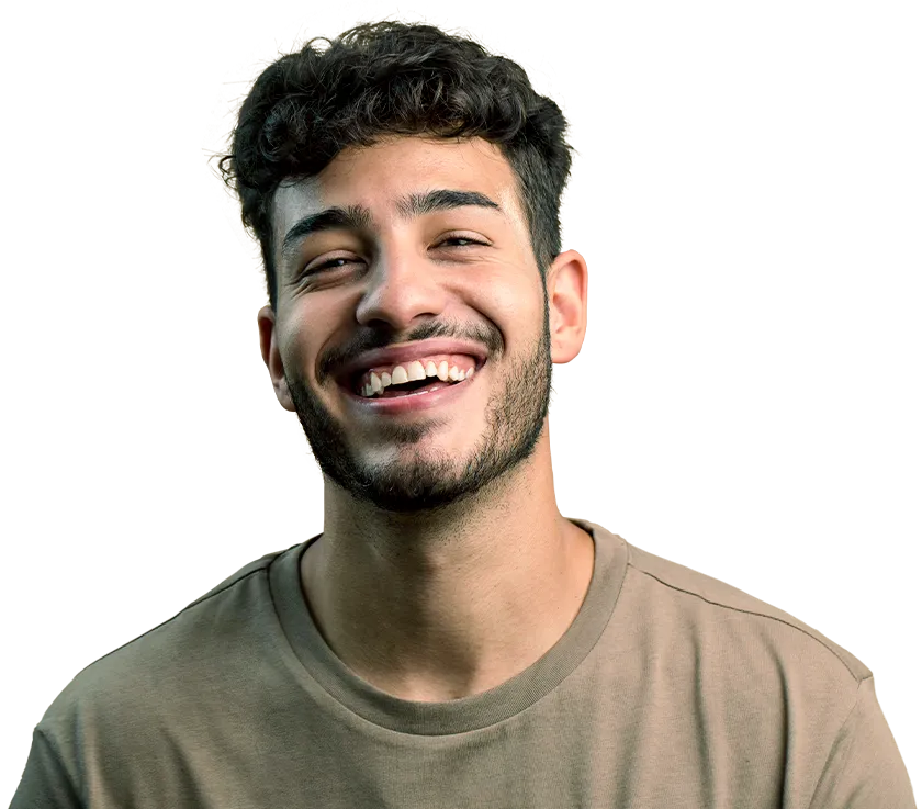 Homem sorrindo.